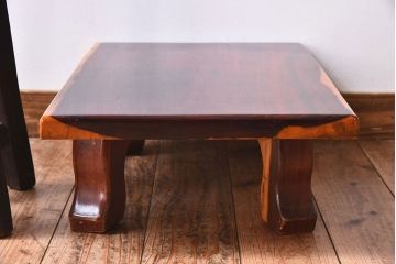 アンティーク雑貨　民芸家具　一枚板!木味のぬくもりがある花梨材の小さな花台(カリン材)