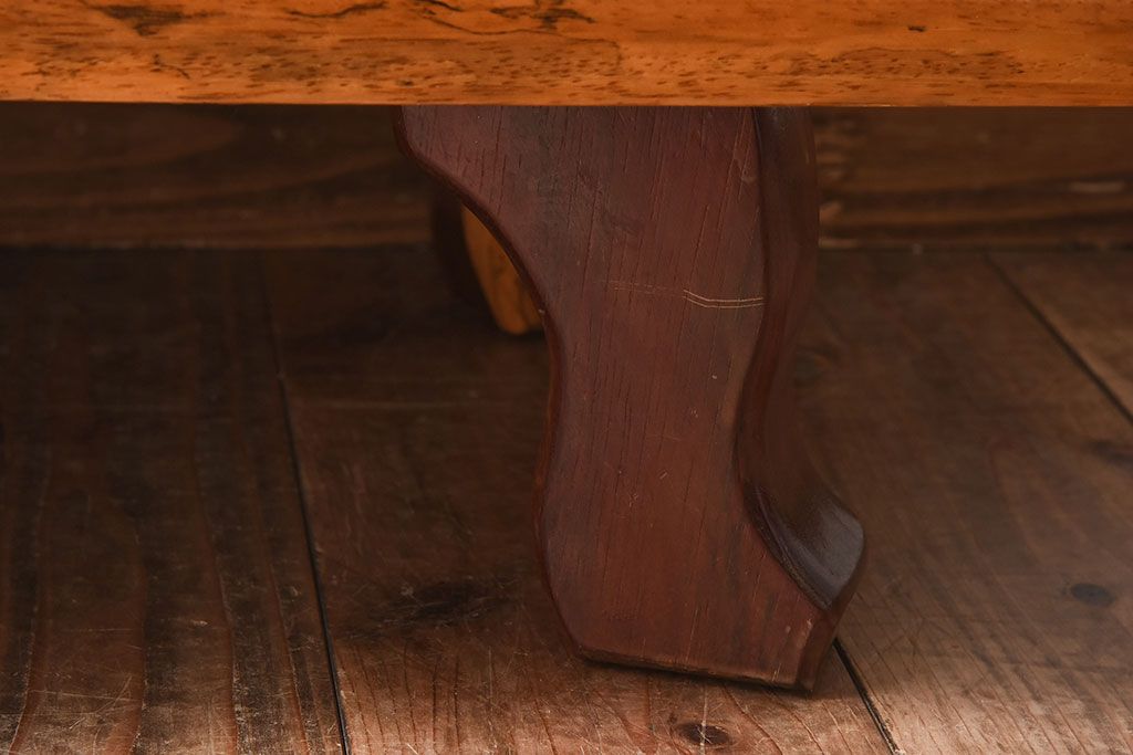 アンティーク雑貨　民芸家具　一枚板!木味のぬくもりがある花梨材の小さな花台(カリン材)