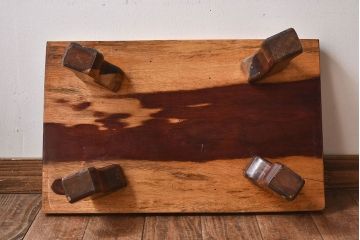 アンティーク雑貨　民芸家具　一枚板!木味のぬくもりがある花梨材の小さな花台(カリン材)