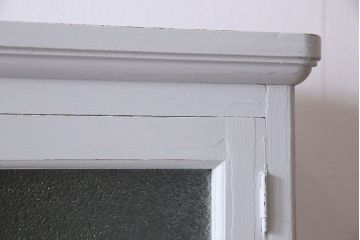 アンティーク家具　アンティークペイント　ガラス取っ手がお洒落なデンタルケース(ケビント・キャビネット)