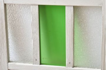 昭和レトロ　ダイヤガラス入り!色ガラスがお洒落なペイントガラス戸2枚セット(窓)
