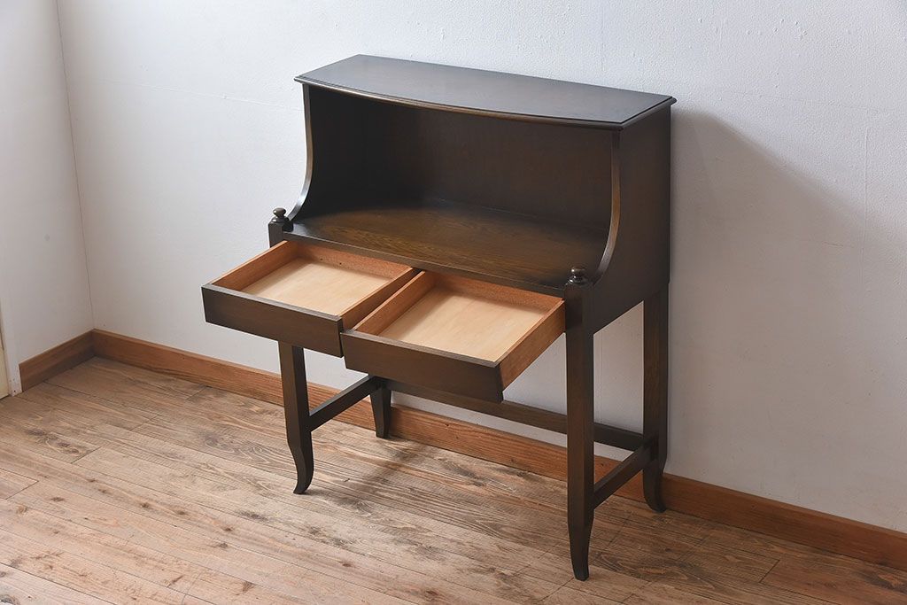 ビンテージ　神戸家具　ナラ材製　こっくりとしたフォルムが上品なサイドテーブル(作業台)