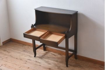 ビンテージ　神戸家具　ナラ材製　こっくりとしたフォルムが上品なサイドテーブル(作業台)