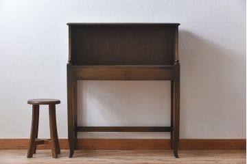 ビンテージ　神戸家具　ナラ材製　こっくりとしたフォルムが上品なサイドテーブル(作業台)