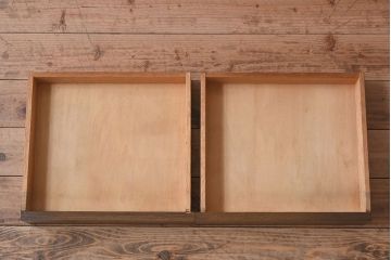 ビンテージ　神戸家具　ナラ材製　こっくりとしたフォルムが上品なサイドテーブル(作業台)