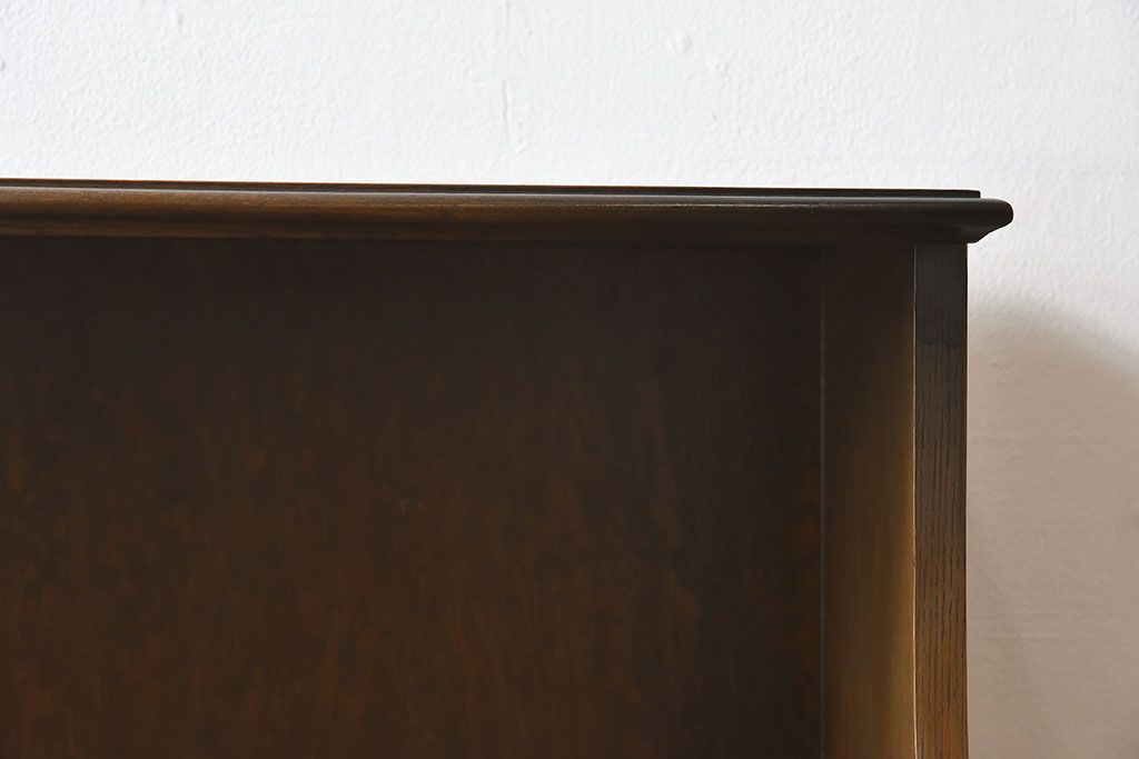 ビンテージ　神戸家具　ナラ材製　こっくりとしたフォルムが上品なサイドテーブル(作業台)