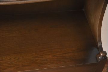 ビンテージ　神戸家具　ナラ材製　こっくりとしたフォルムが上品なサイドテーブル(作業台)