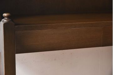 ビンテージ　神戸家具　ナラ材製　こっくりとしたフォルムが上品なサイドテーブル(作業台)