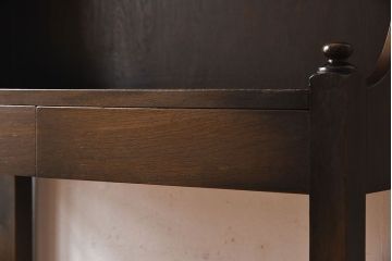 ビンテージ　神戸家具　ナラ材製　こっくりとしたフォルムが上品なサイドテーブル(作業台)