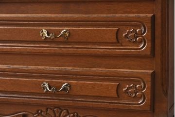 ヴィンテージ家具　オーク材製　彫刻がエレガントなフランスビンテージのチェスト(引き出し)(1)