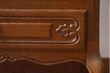 ヴィンテージ家具　オーク材製　彫刻がエレガントなフランスビンテージのチェスト(引き出し)(1)