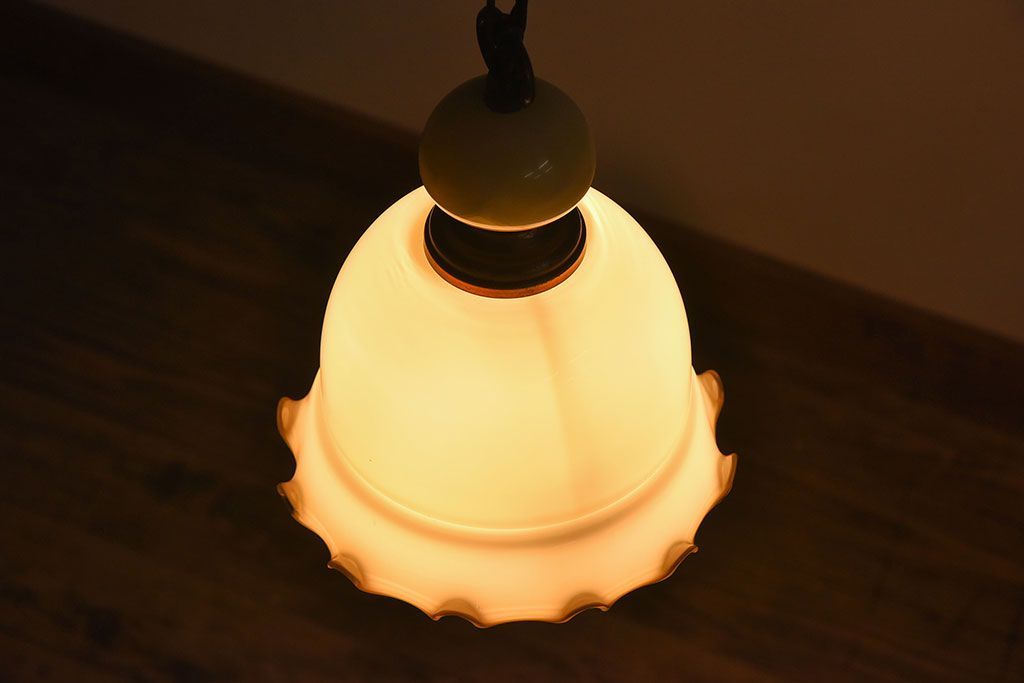 ビンテージ　ノスタルジックな雰囲気のガラスシェード照明(天井照明)