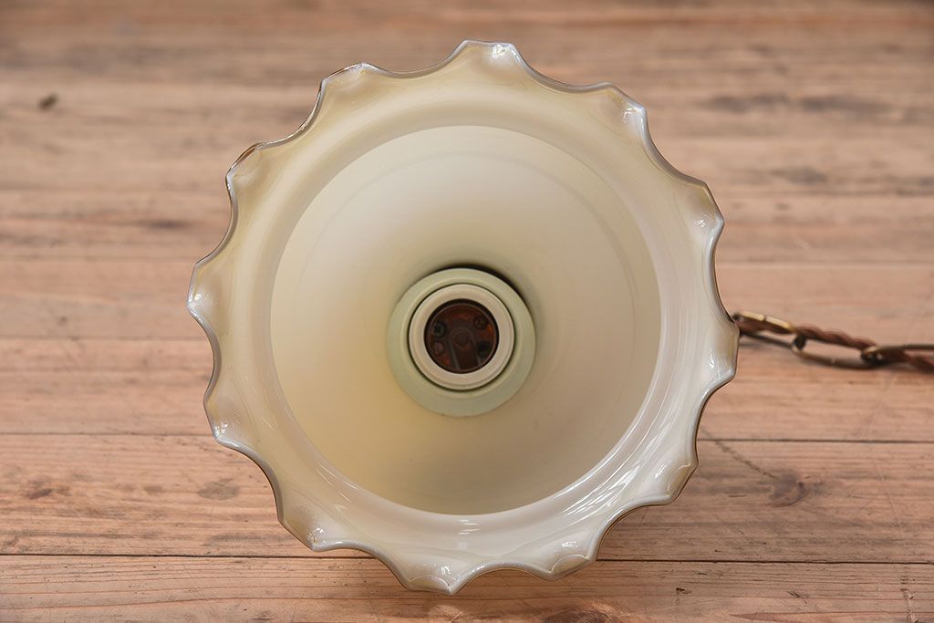 ビンテージ　ノスタルジックな雰囲気のガラスシェード照明(天井照明)