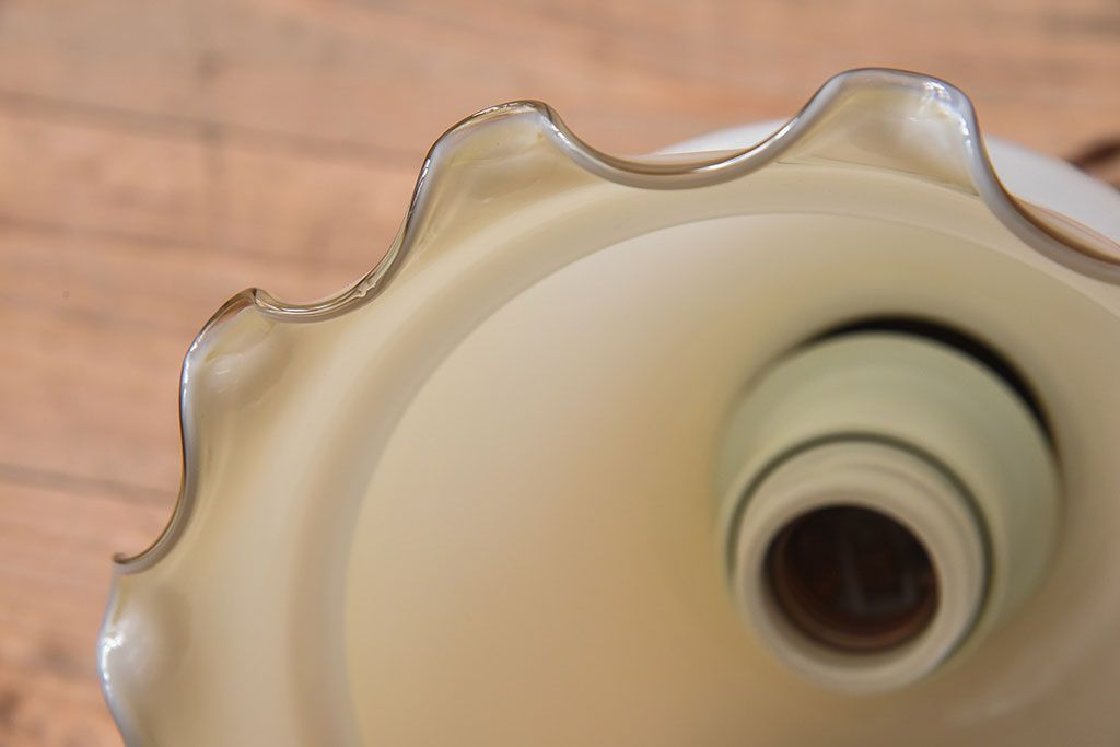 ビンテージ　ノスタルジックな雰囲気のガラスシェード照明(天井照明)