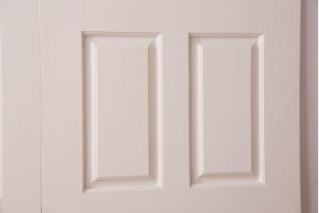 ビンテージ 花梨無垢材　珍しいデザインがお洒落なアンティークホワイトのペイント親子ドア(扉、カリン)