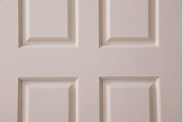 ビンテージ 花梨無垢材　珍しいデザインがお洒落なアンティークホワイトのペイント親子ドア(扉、カリン)