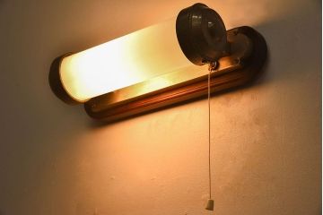 和製アンティーク　レアデザイン　昭和レトロ　シャビーな壁付け照明(シェード)