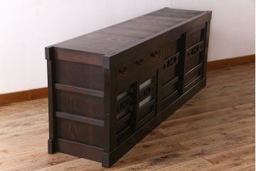 アンティーク家具　古民具・骨董　上品な佇まいの六尺水屋箪笥サイドボード(収納棚・食器棚)