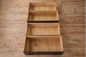 アンティーク家具　和製アンティーク　三方栗材　上品な重ね箪笥(衣装箪笥)