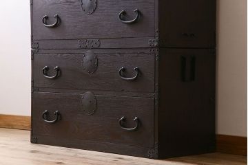 アンティーク家具　和製アンティーク　三方栗材　上品な重ね箪笥(衣装箪笥)