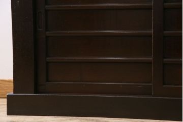 アンティーク家具　古民具・骨董　五尺　横桟戸の古い水屋箪笥サイドボード(リビングボード・テレビボード)