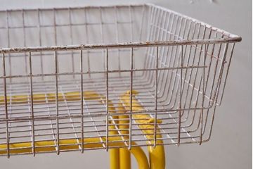 アンティーク雑貨　ビンテージ　キャスター付き!昭和レトロなアイアンワゴン(1)