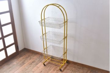 ヴィンテージ家具　ビンテージ　キャスター付き!昭和レトロなアイアンワゴン(2)