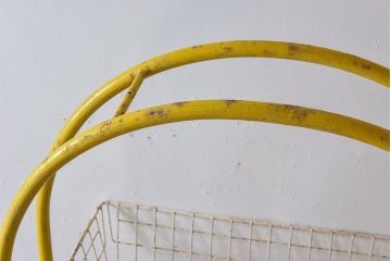 ヴィンテージ家具　ビンテージ　キャスター付き!昭和レトロなアイアンワゴン(2)