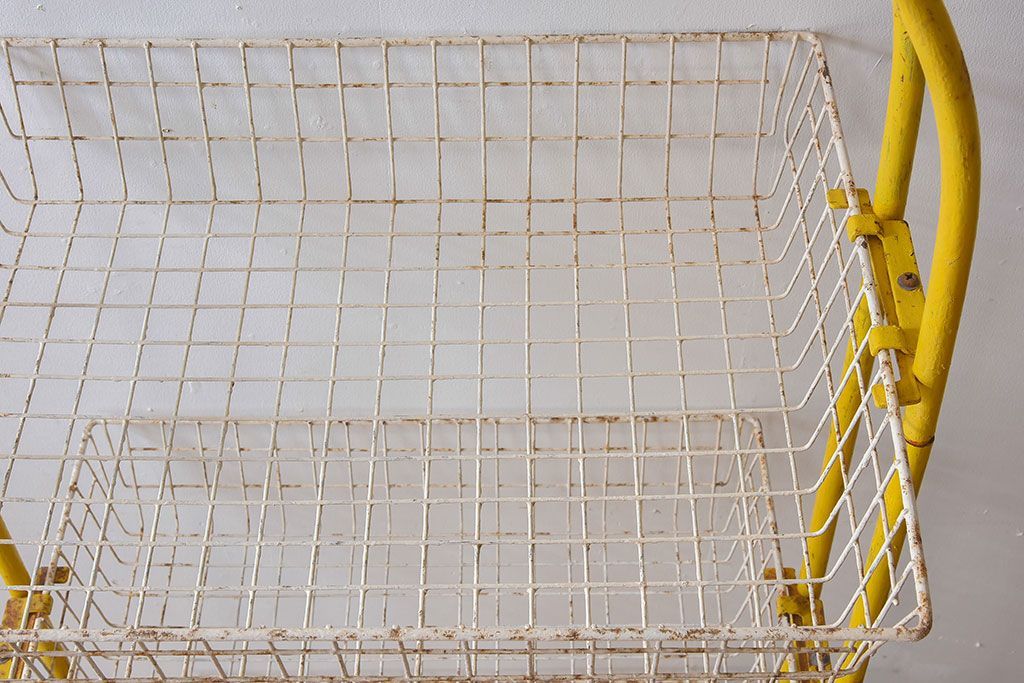 ヴィンテージ家具　ビンテージ　キャスター付き!昭和レトロなアイアンワゴン(2)