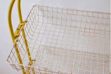 ヴィンテージ家具　ビンテージ　キャスター付き!昭和レトロなアイアンワゴン(2)