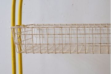 ヴィンテージ家具　ビンテージ　キャスター付き!昭和レトロなアイアンワゴン(2)