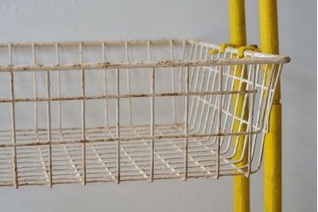 ヴィンテージ家具　ビンテージ　キャスター付き!昭和レトロなアイアンワゴン(2)