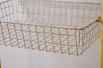 ヴィンテージ家具　ビンテージ　キャスター付き!昭和レトロなアイアンワゴン(2)