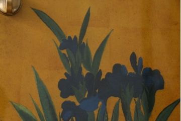 中古　尾形光琳　燕子花図(左隻)　上品な衣装箪笥(ワードローブ)(1)