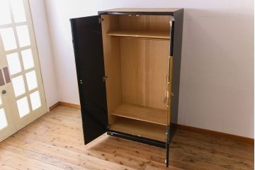 中古　尾形光琳　燕子花図(左隻)　上品な衣装箪笥(ワードローブ)(1)