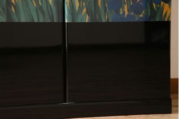 中古　尾形光琳　燕子花図(左隻)　上品な衣装箪笥(ワードローブ)(2)