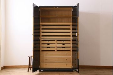 中古　尾形光琳　燕子花図(左隻)　上品な衣装箪笥(ワードローブ)(3)