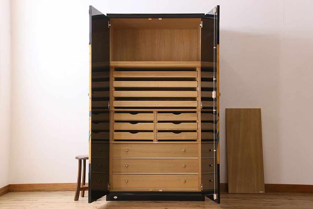 中古　尾形光琳　燕子花図(左隻)　上品な衣装箪笥(ワードローブ)(3)