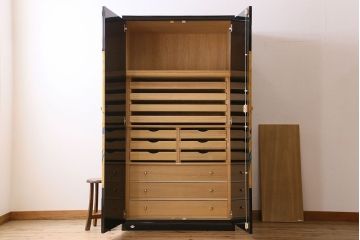 中古　尾形光琳　燕子花図(左隻)　上品な衣装箪笥(ワードローブ)(3)