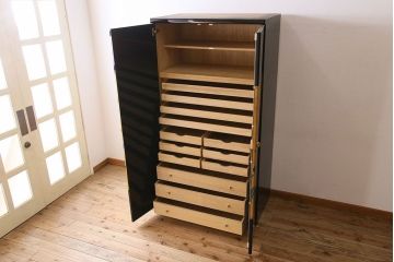 中古　尾形光琳　燕子花図(左隻)　上品な衣装箪笥(ワードローブ)(3)