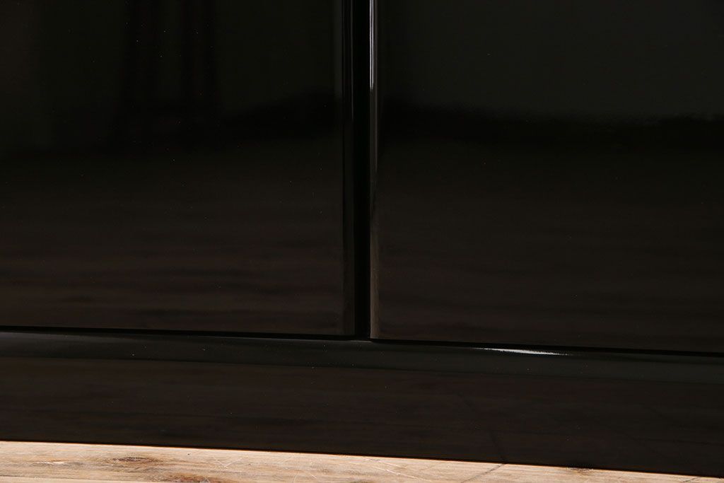 中古　尾形光琳　燕子花図(左隻)　上品な衣装箪笥(ワードローブ)(3)