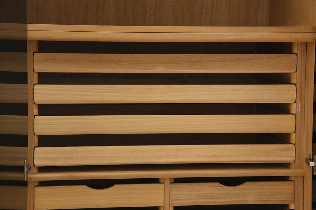 中古　尾形光琳　燕子花図(左隻)　上品な衣装箪笥(ワードローブ)(3)