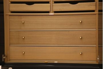 中古　尾形光琳　燕子花図(左隻)　上品な衣装箪笥(ワードローブ)(3)