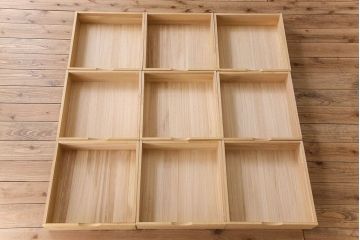 中古　尾形光琳　燕子花図(右隻)　上品な衣装箪笥(ワードローブ)