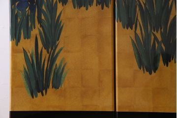 中古　尾形光琳　燕子花図(右隻)　上品な衣装箪笥(ワードローブ)