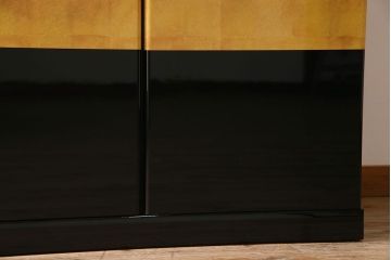 中古　尾形光琳　燕子花図(右隻)　上品な衣装箪笥(ワードローブ)