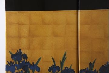 中古　尾形光琳　燕子花図(右隻)　上品な衣装箪笥(ワードローブ)