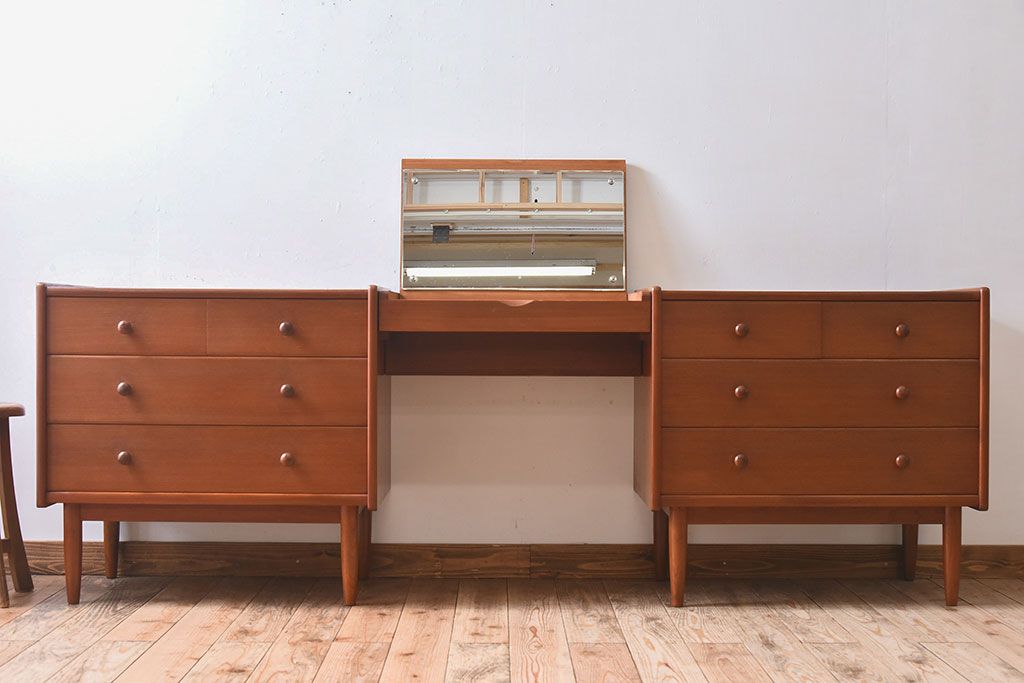 北欧家具　ビンテージ　チーク材　ドレッシングチェスト(ドレッサー)