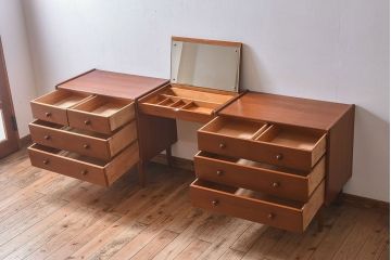 北欧家具　ビンテージ　チーク材　ドレッシングチェスト(ドレッサー)