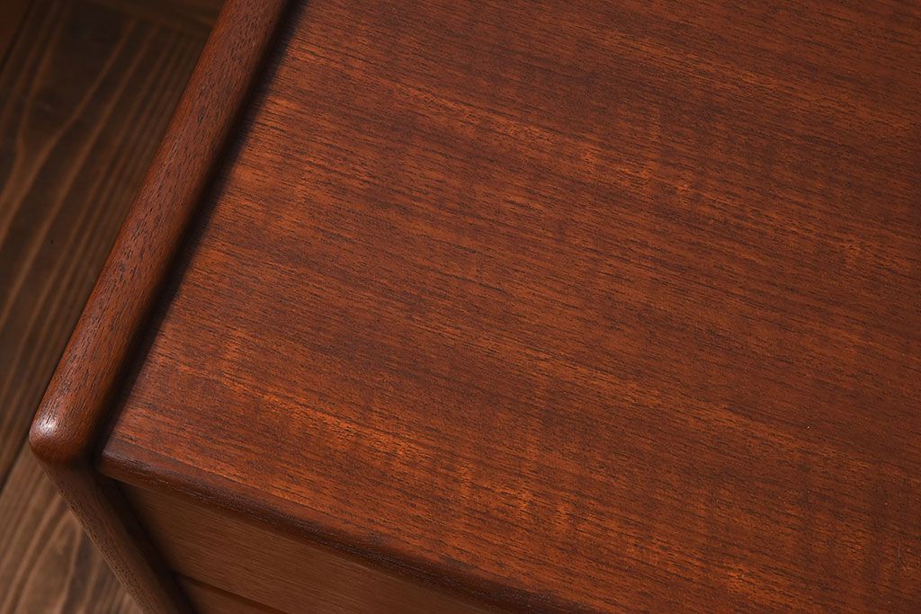 北欧家具　ビンテージ　チーク材　ドレッシングチェスト(ドレッサー)